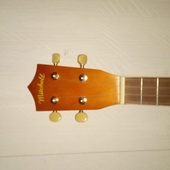 Mitchell Ukulele New in Box - Picture 4 of 9